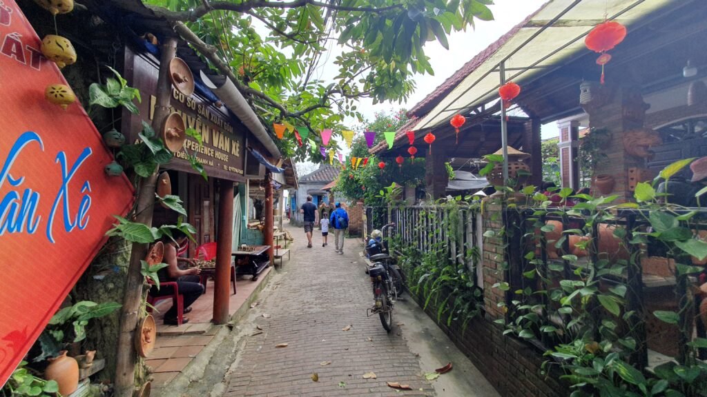 Visit Thanh Ha Pottery Village in Da Nang with kids 6