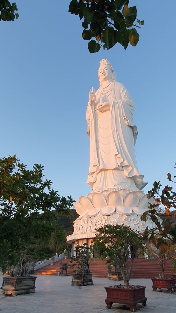 Visit Lady Buddha and Linh Ung Pagoda in Da Nang with kids 5