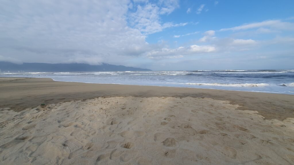 Spend time at My Khe Beach in Da Nang with kids 2