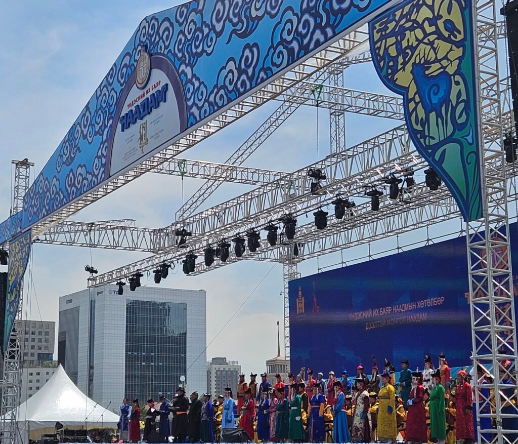 Deeltei Mongol national costume festival at Sukhbaatar Square