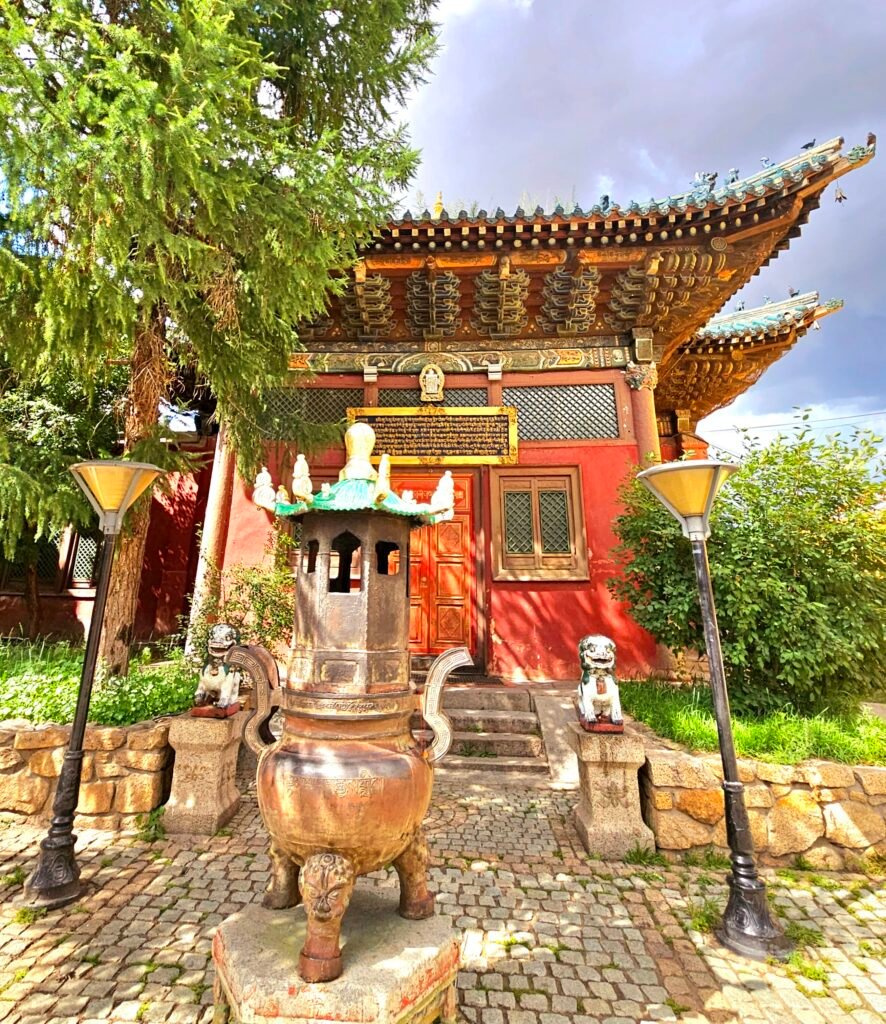 Statue of Megjid Janraisig at Gandan Monastery
