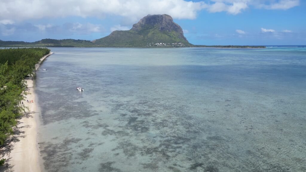 Boat trip to Île aux Bénitiers with kids, Mauritius